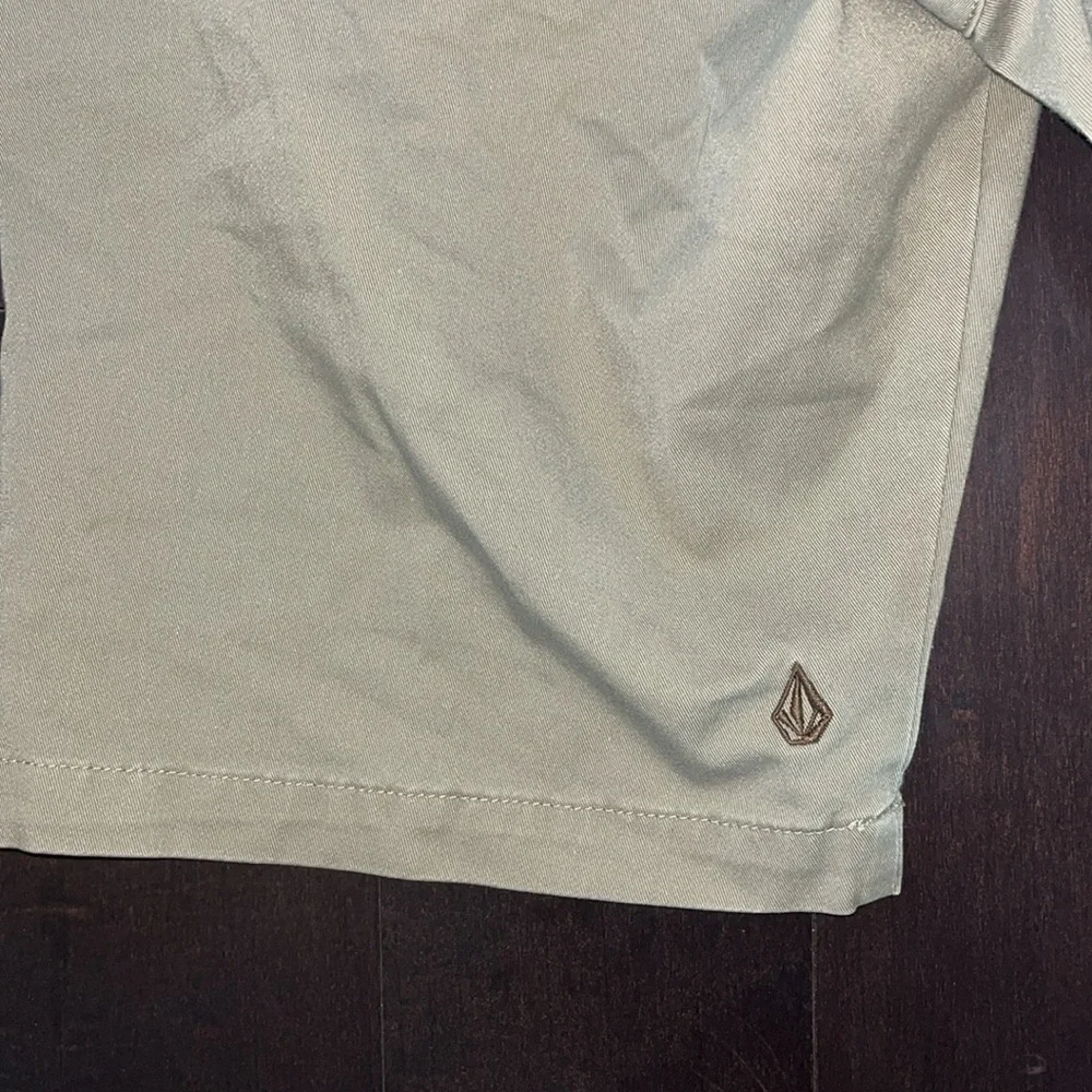 Volcom size 34 Men's Tan Shorts